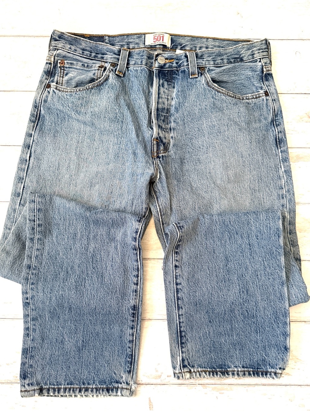 Levi’s Original 501 Straight Leg Button Fly Jeans Medium Wash Denim Size 35 x 34